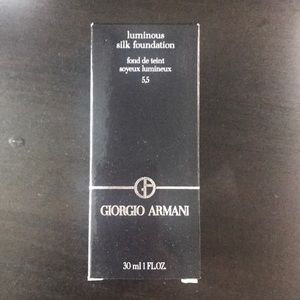 Brand New Armani LUMINOUS SILK FOUNDATION